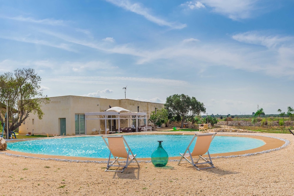 1891 Falcon Home Resort — hotel in Lizzanello