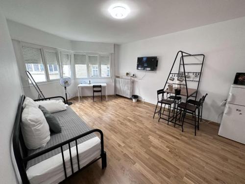 Mystery Base - carbon neutral hotel in Paris