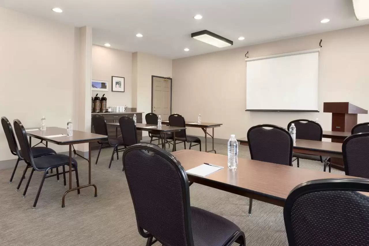 Country Inn & Suites by Radisson Romeoville I 55 - photo 18