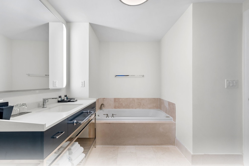 Fontainebleau Miami Beach Private Luxury Suites - photo 358