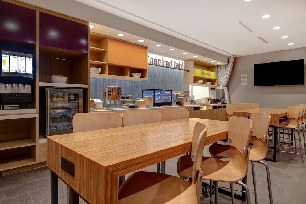Home2 Suites by Hilton Las Vegas Northwest - photo 38
