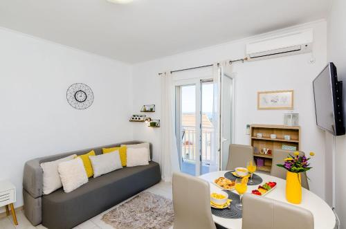 Adriatic Sunny Apartment II — 4-Star Luxury Hotel in Srebreno, Croatia