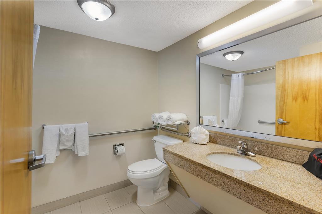 Best Western Plus Richmond Hill Inn - photo 24