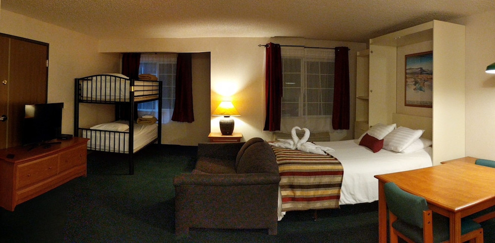 3 Peaks Lodge - photo 10