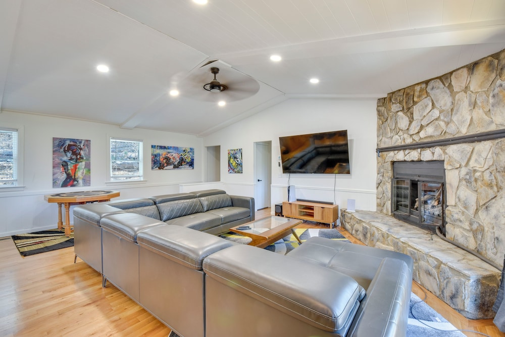 Mountain view Gem w Community Perks in Dillard — hotel in Sky Valley