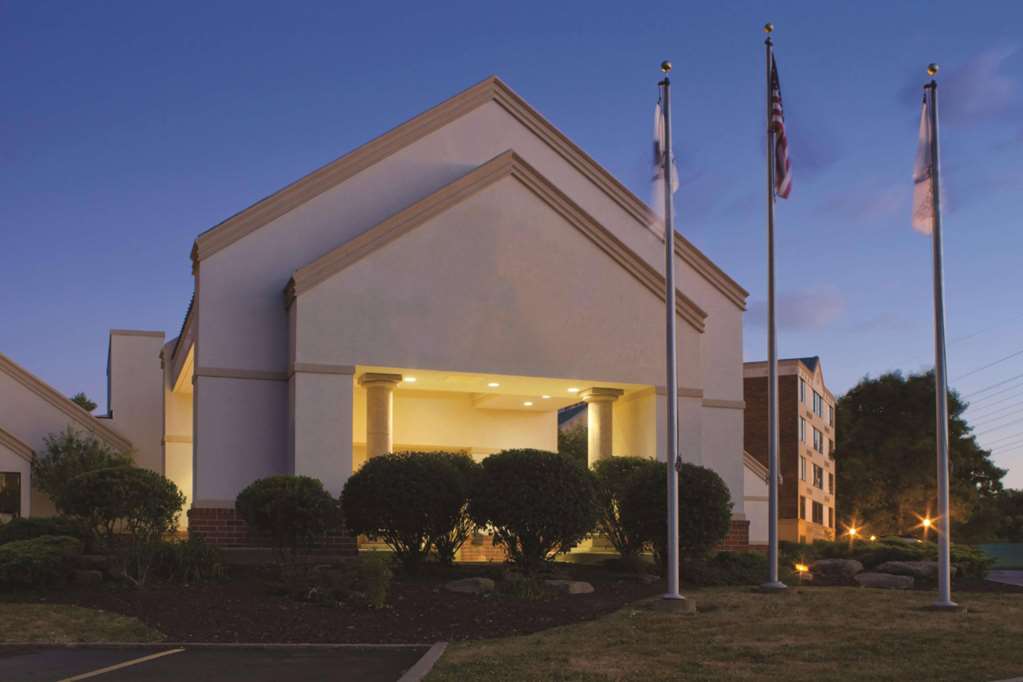 DoubleTree by Hilton Cleveland Independence - photo 2