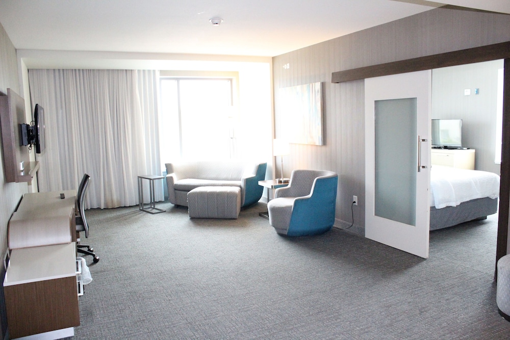Courtyard Muncie at Horizon Convention Center - photo 24