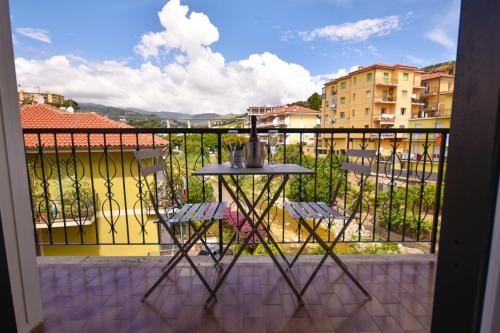 Casa di Elena 200 mt dal mare — 4-Star Luxury Hotel in San Lorenzo Al Mare, Italy