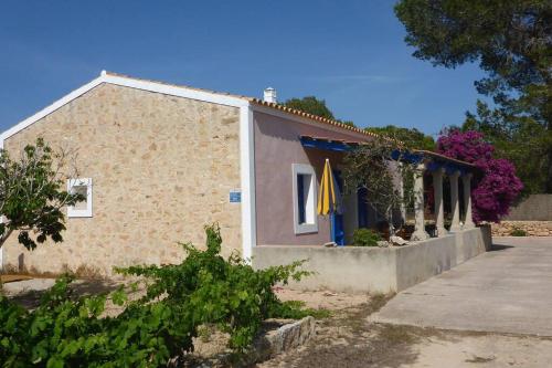 Finca Roja Formentera - carbon neutral hotel in Unknown City