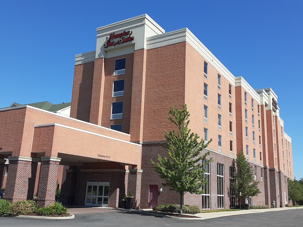 Hampton Inn & Suites Detroit Airport Romulus - featured photo