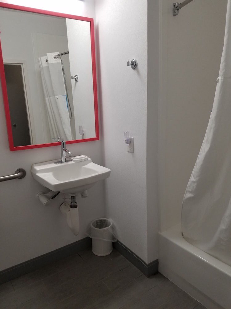Hampton Inn Kansas City Blue Springs - photo 20