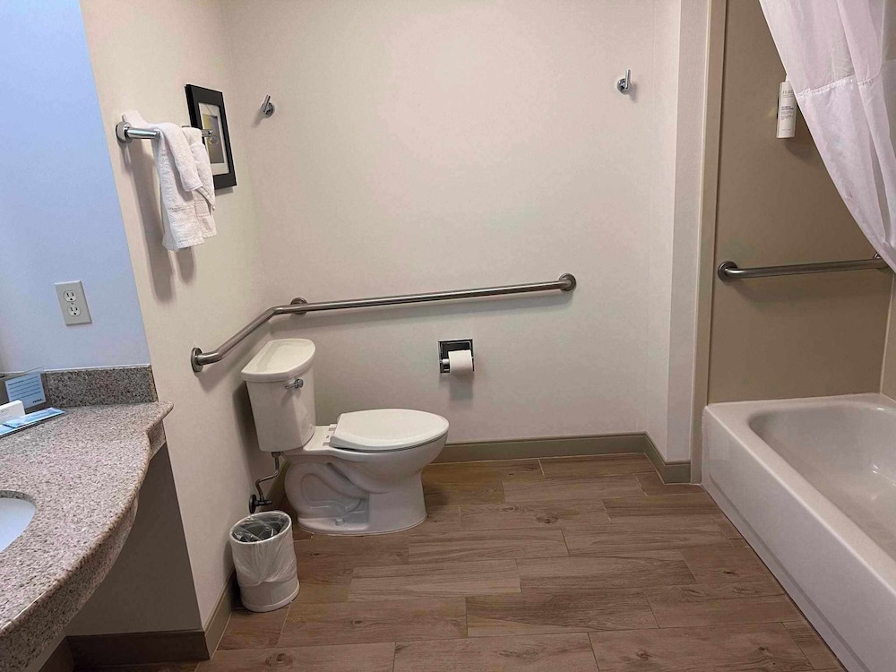 Summit Suites - photo 24