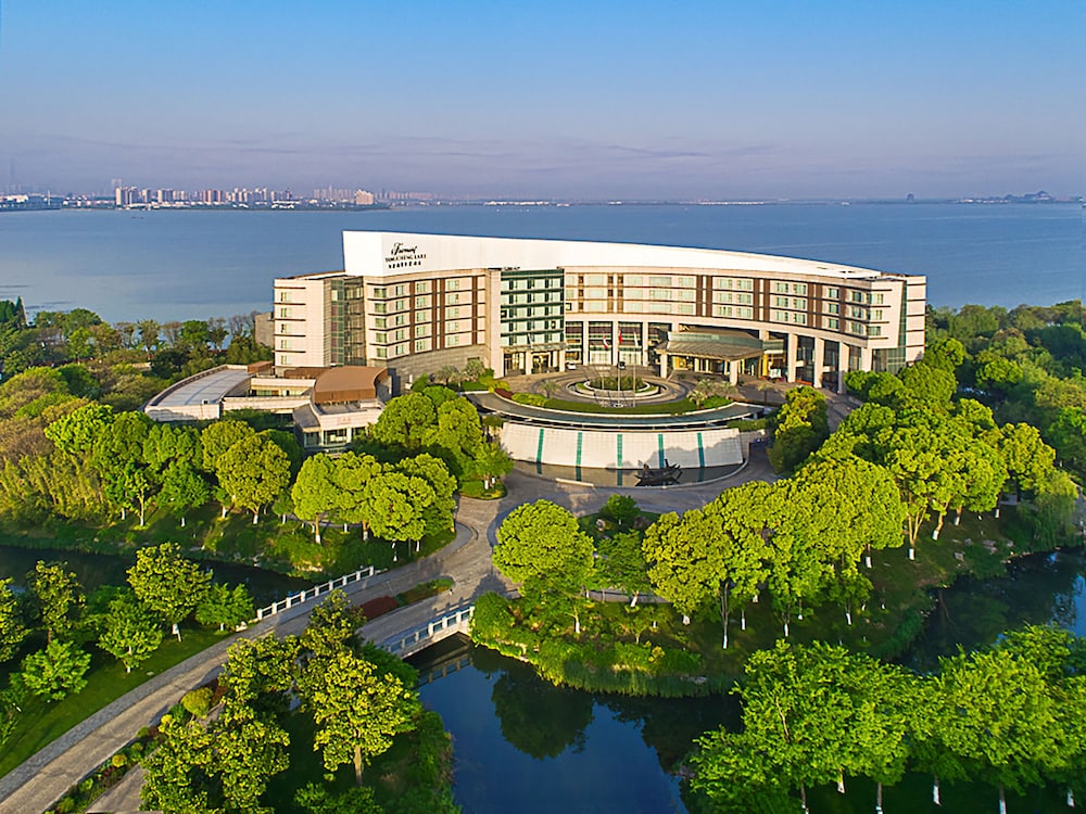 Fairmont Yangcheng Lake — 5-Star Luxury Hotel in Suzhou, People's Republic of China