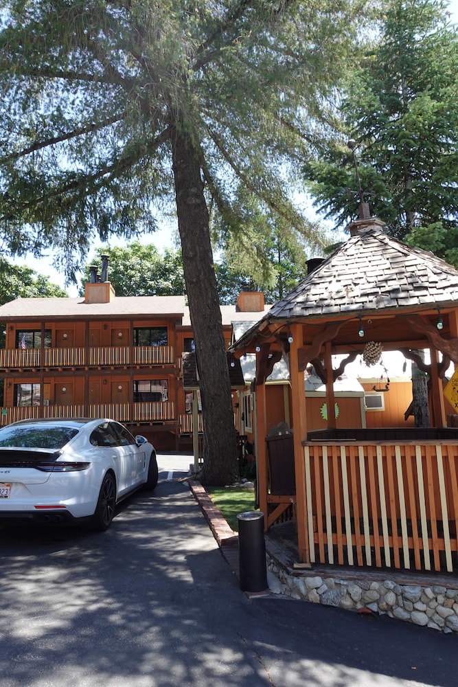 Sleepy Hollow Cabins and Hotel - photo 131