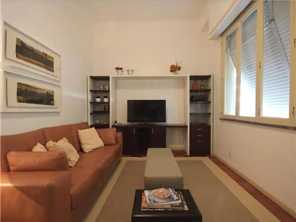 Gustavo 101 B — 4-Star Luxury Hotel in Leme, Brasil