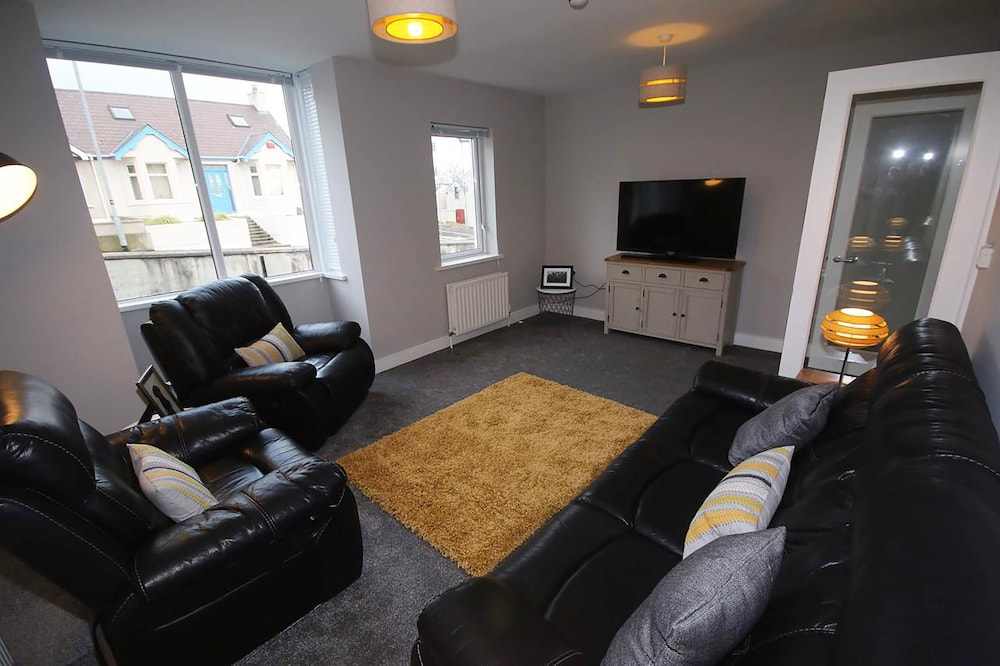 Strand House 2 — 4-Star Luxury Hotel in Portstewart, United Kingdom