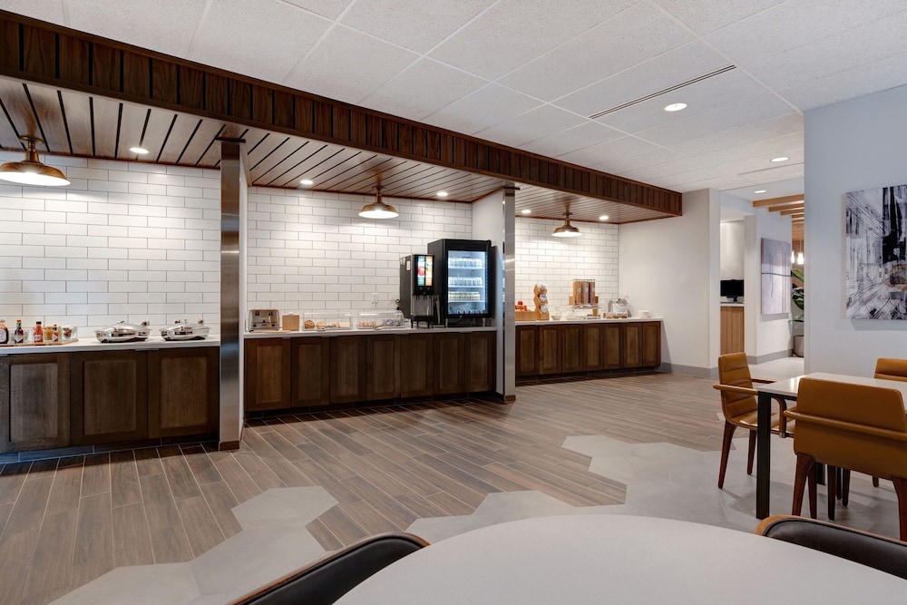 Fairfield Inn & Suites By Marriott Minneapolis Downtown - photo 36