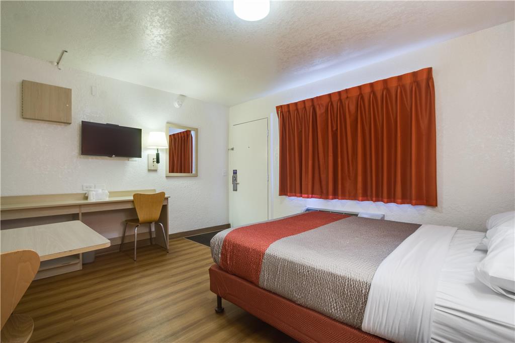 Motel 6 Lakewood CO - photo 6