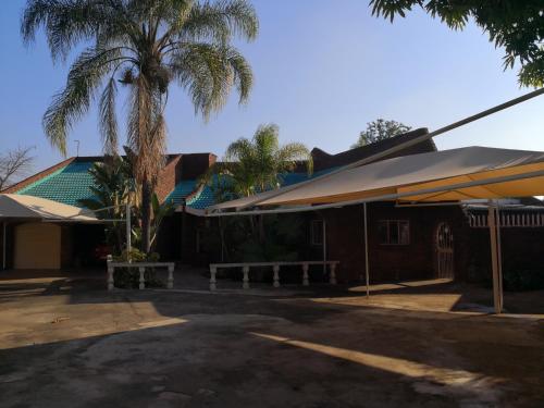 Doedoe Plekkie - carbon neutral hotel in Rustenburg