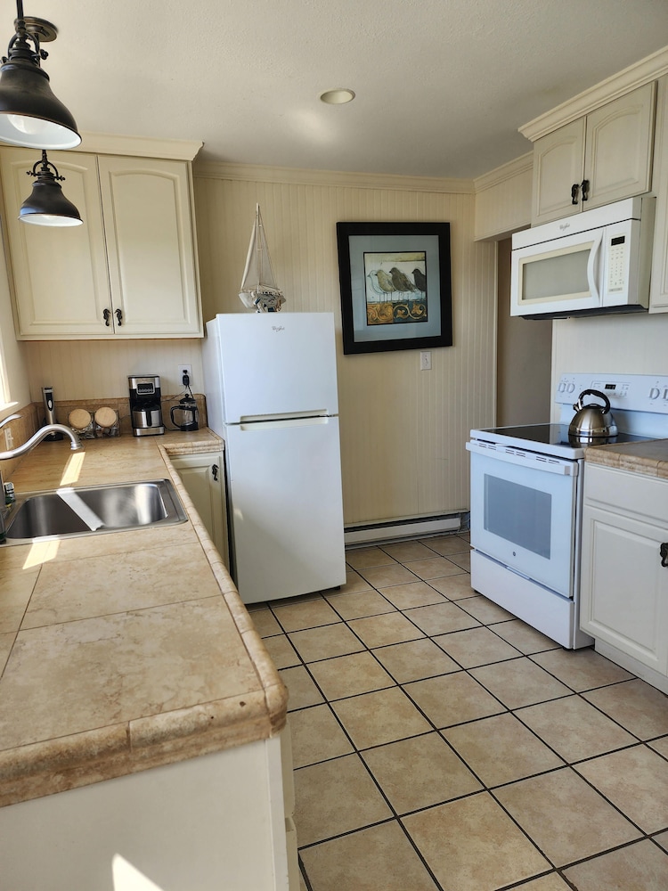 Bodega Harbor Inn — Bodega Bay — photo 5