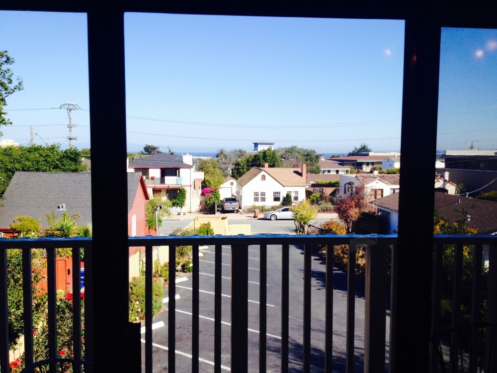 Inn By the Bay Monterey - photo 24