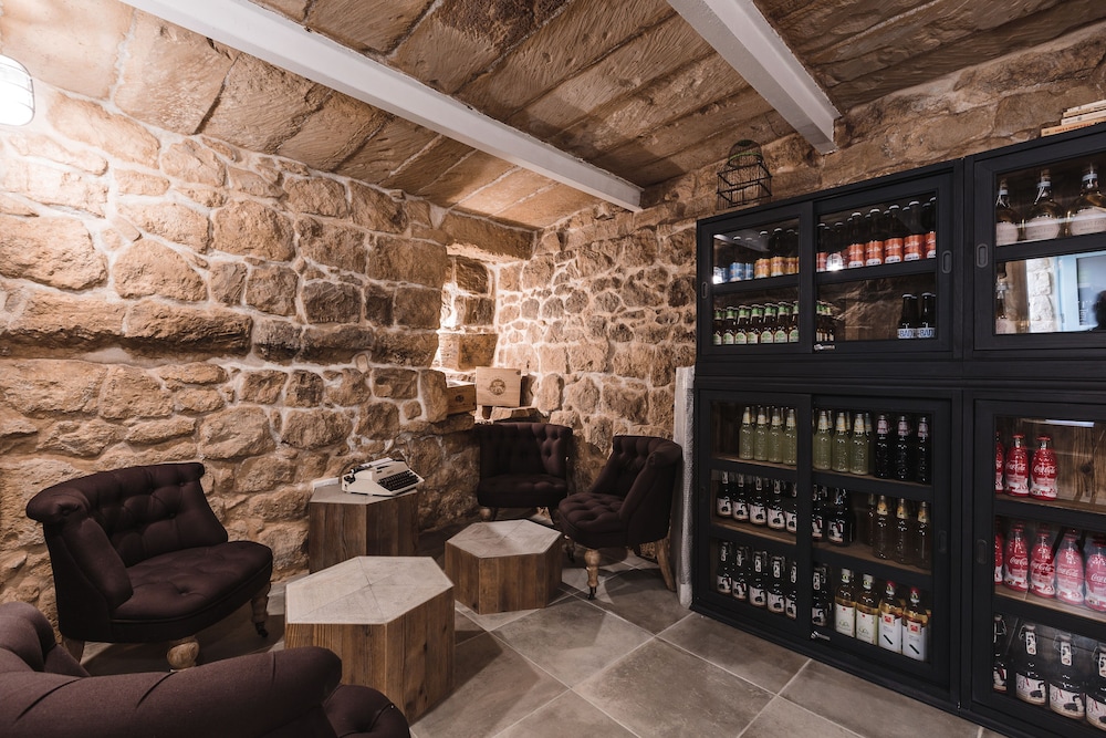 Talbot And Bons Boutique Bed And Breakfast 10532750 — Gudja