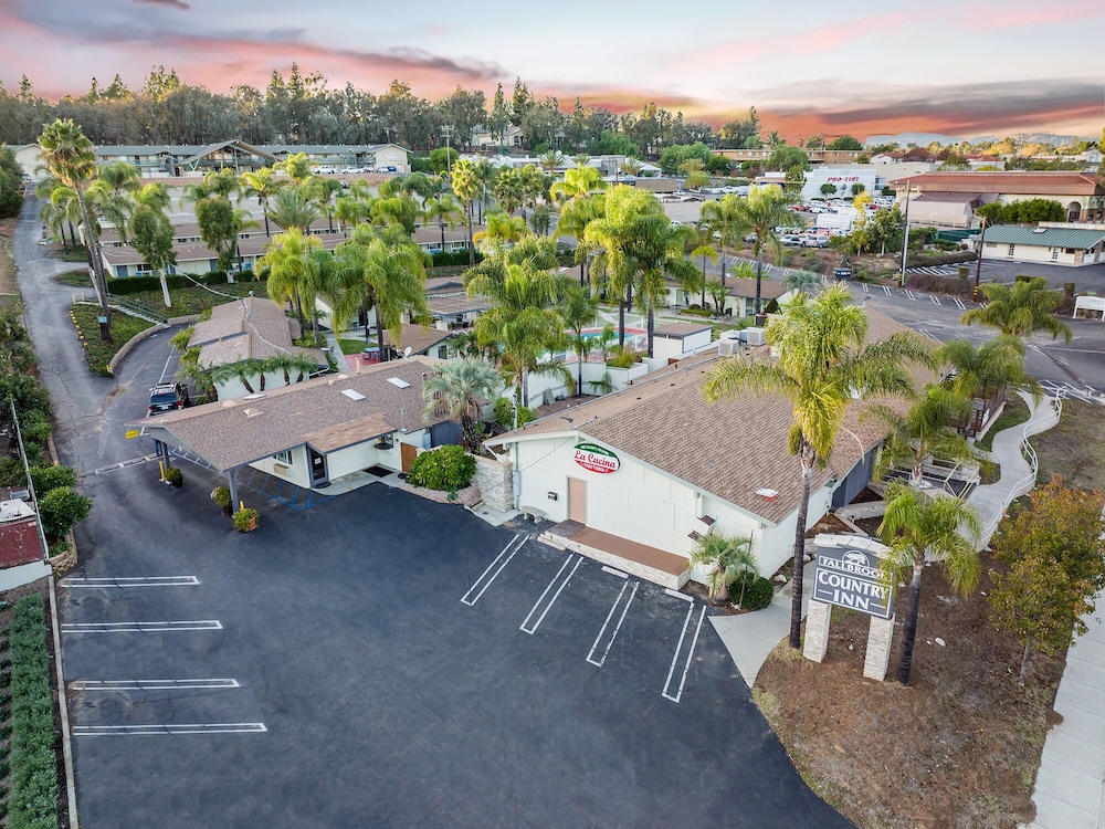 Fallbrook Country Inn - photo 22