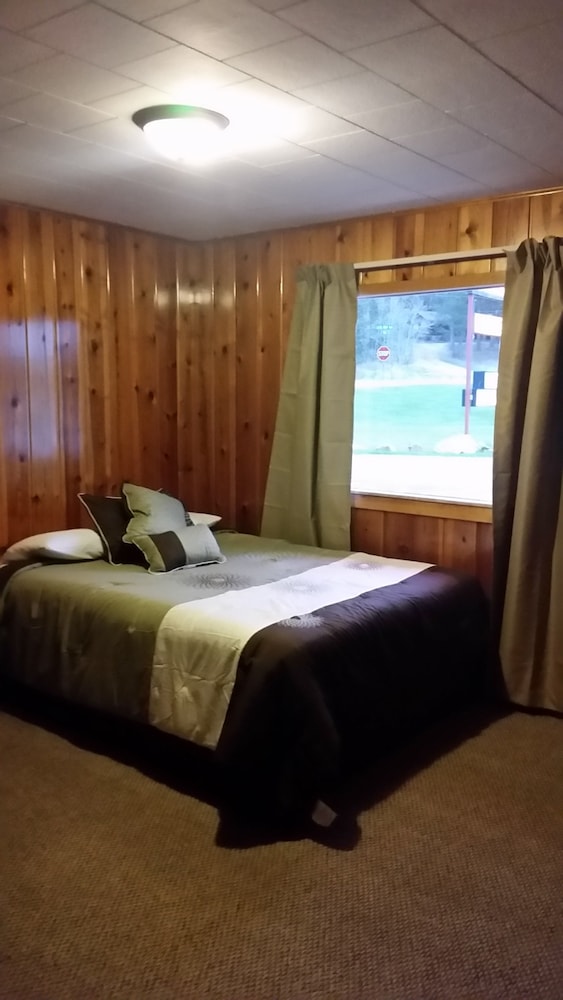 Mystic Valley Inn - photo 21