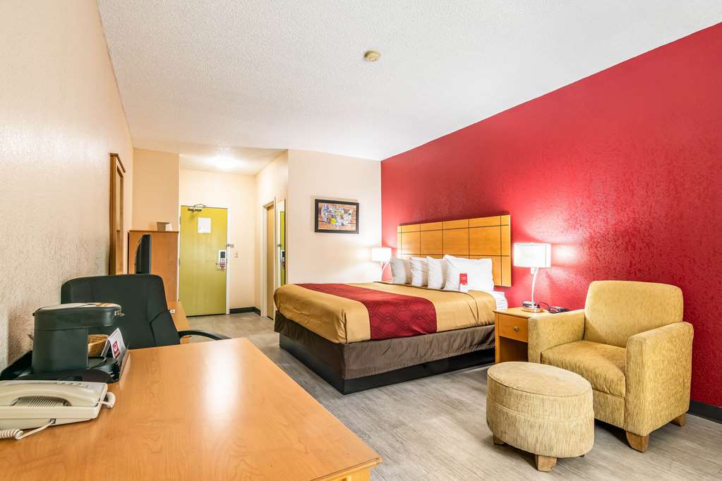 Econo Lodge Topeka at Wanamaker - photo 21