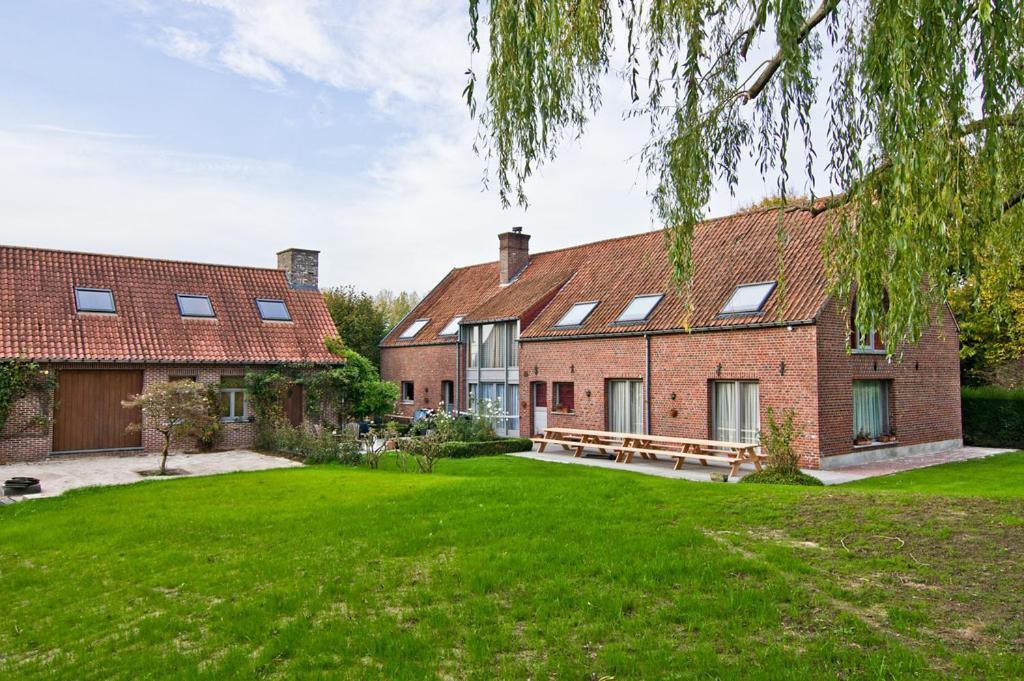 Vakantiewoning L Eau Tendre In Ellezelles Met Wellness En Buitenzwembad Met Overkapping — Ellezelles