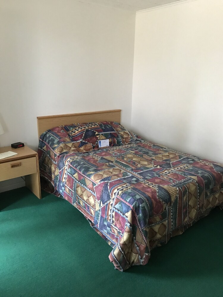 Chieftain Motel - photo 9