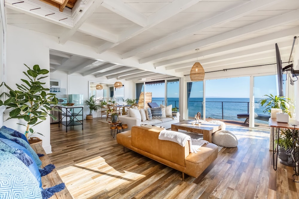 Casa Penelope by Oraklus — 4-Star Luxury Hotel in Malibu, United States