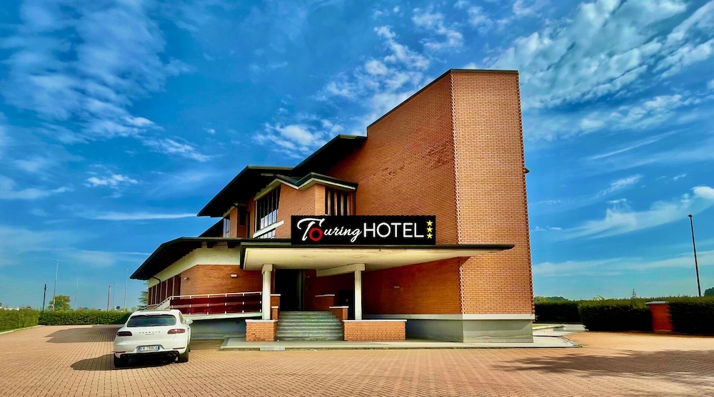 HC Hotel Touring Seniga pet-friendly hotel Seniga