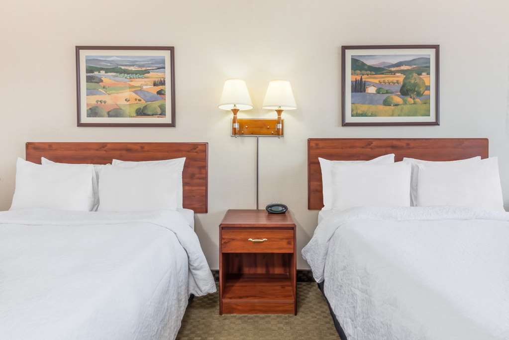 Howard Johnson by Wyndham Gillette - photo 14