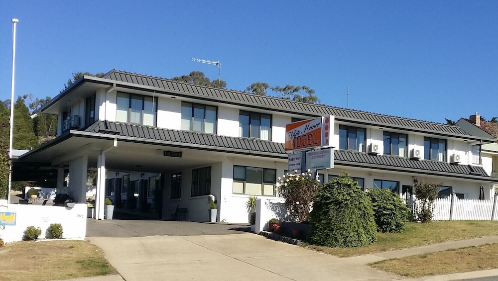 White Manor Motel - carbon neutral hotel in Cooma