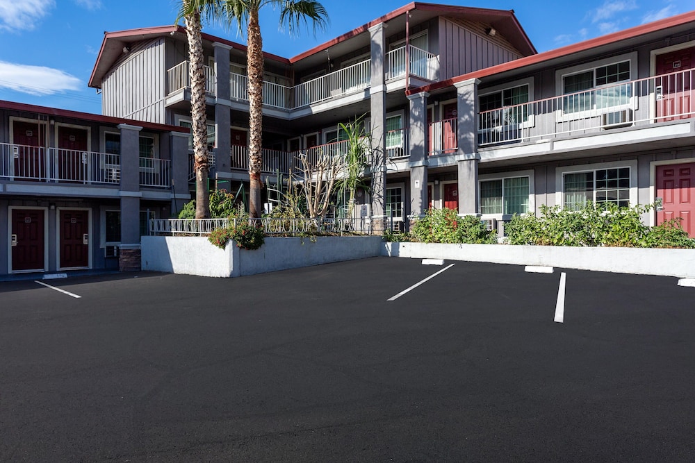 Red Roof Inn Redding - photo 34