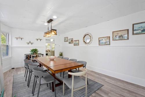 5BR 3BA Family Retreat 2 Blocks from Beach — Atlantic City — photo 4
