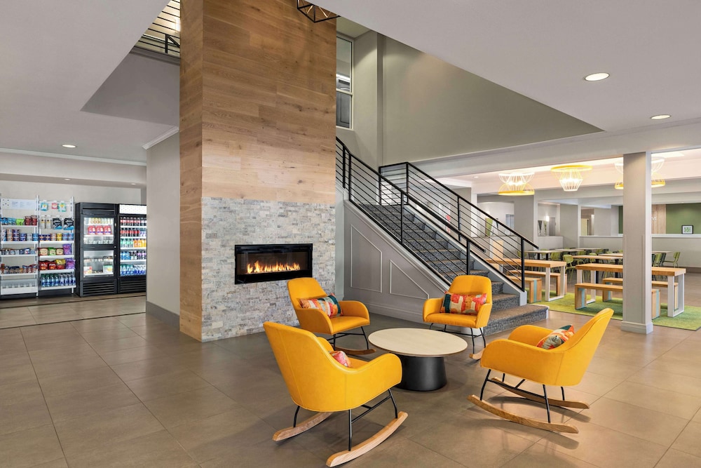 Spark by Hilton Orlando Universal Blvd - photo 3