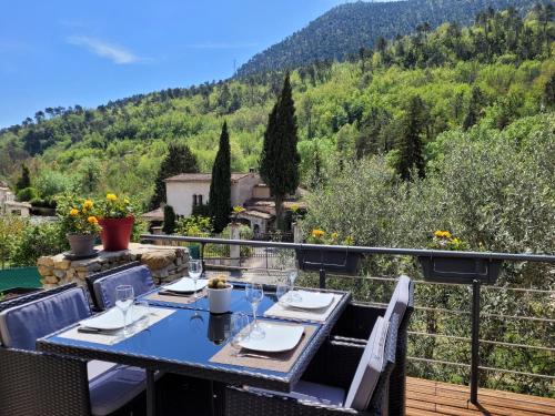 Chaleureuse Bergerie Renovee. — hotel in Tourrette-Levens