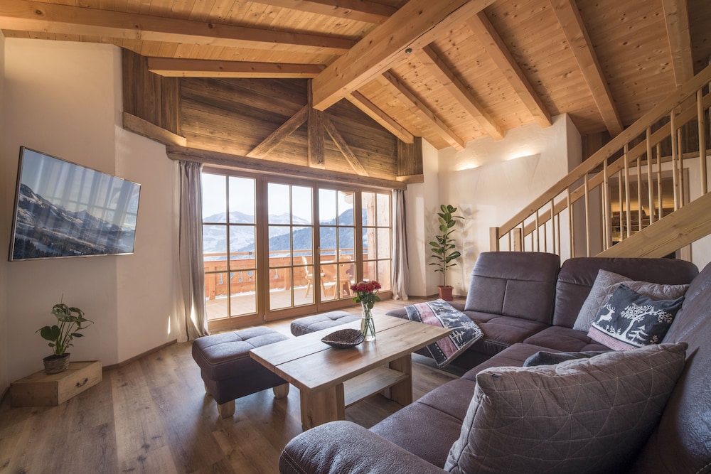 Chalet Apartment Obermanzl — 4-Star Luxury Hotel in Hopfgarten Im Brixental, Austria