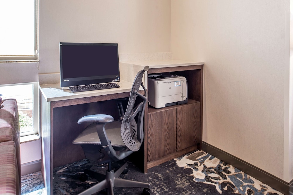 Hilton Garden Inn Bend - photo 90