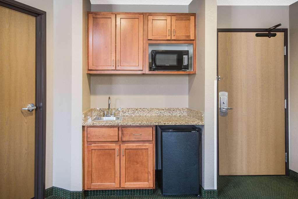 Super 8 by Wyndham Clearfield - photo 20