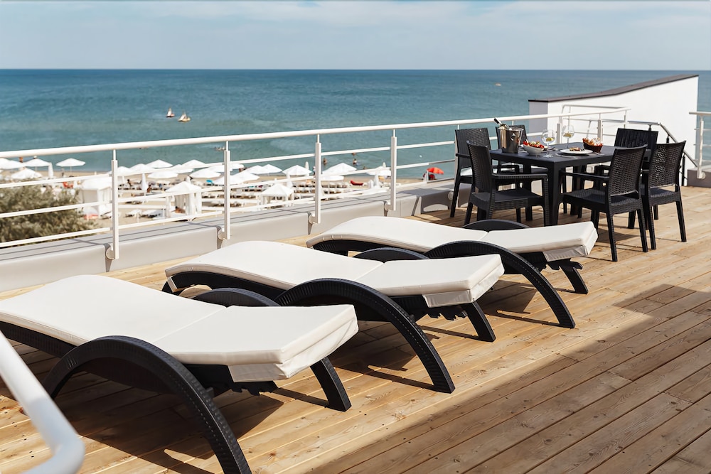 GoodZone Club Panorama Zatoka — 4-Star Luxury Hotel in Zatoka, Ukraine