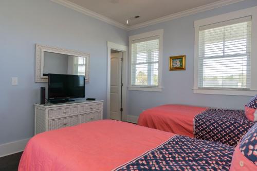 Kiki Hut by Oak Island Accommodations - photo 19