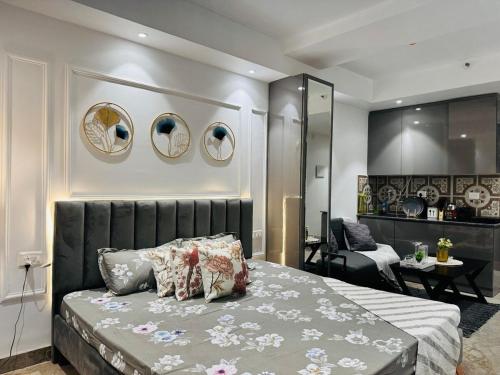 luxury private studio In Zirakpur