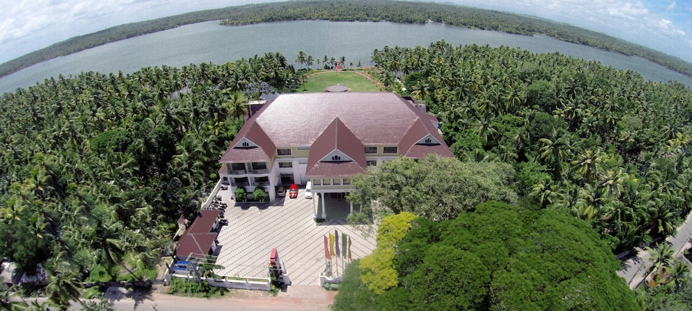 Lake Palace Hotel Trivandrum — 5-Star Luxury Hotel in Thiruvananthapuram, India
