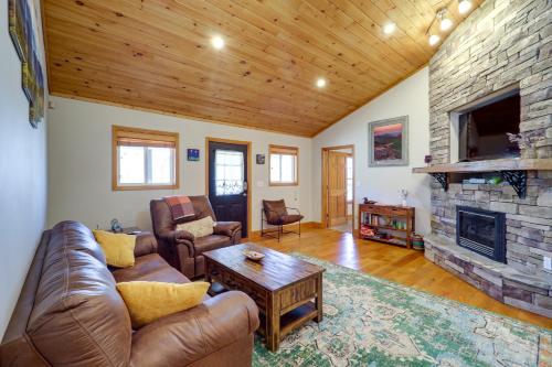 Pet Friendly Cabin with Fire Pit in Spruce Pine — Spruce Pine — photo 5