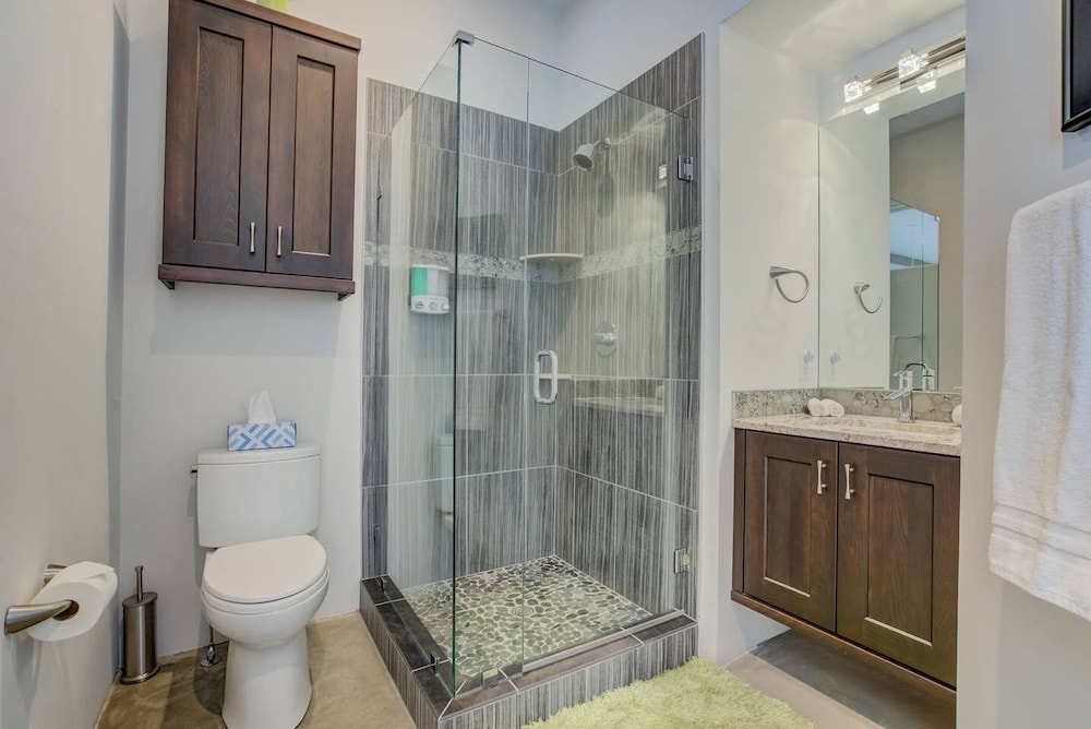 3BR Modern Marveldowntown Customprivate Balcony - photo 28