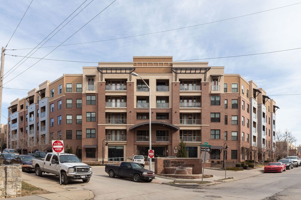 ExecuStay at 46 Penn in Kansas City, United States