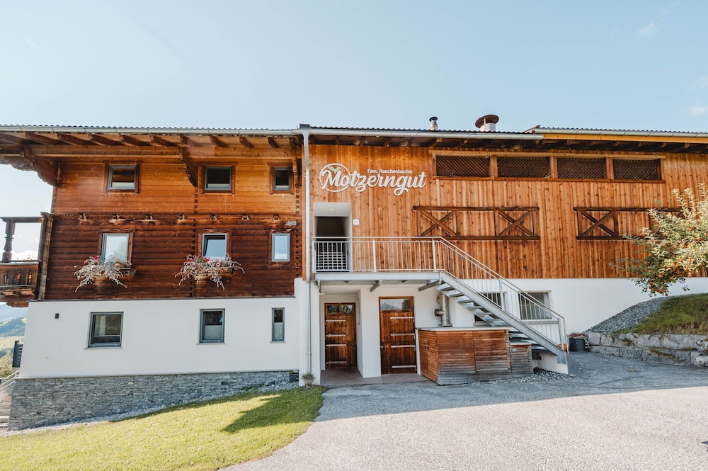 Apartment Motzerngut — 4-Star Luxury Hotel in Mittersill, Austria
